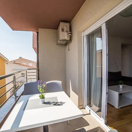 Olive Макарська