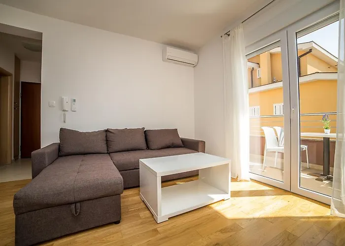 Olive Макарська