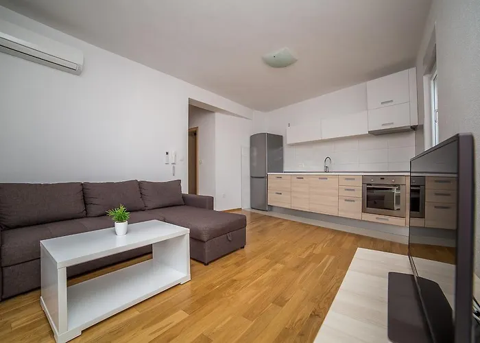 Olive Макарська